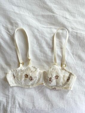 🆕 Chantelle White Lace Balconette Bra B cup
